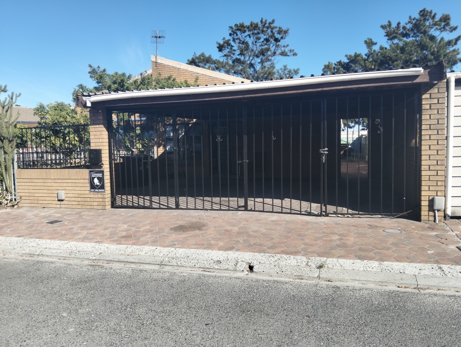 3 Bedroom Property for Sale in Drostdy Park Western Cape